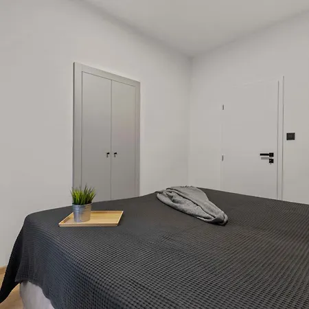 Apartament Easy Finance In *